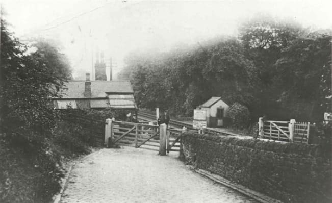 Level crossing at Middlewood